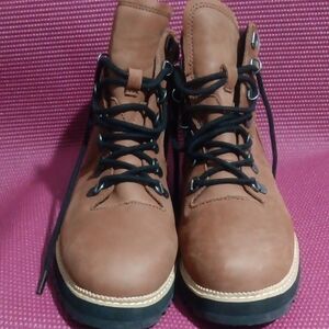 Toms Black and Brown Boots